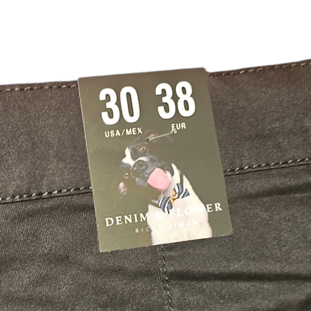 Denim & Flower Men's Black Floral Shorts NEW - Picture 4 of 5